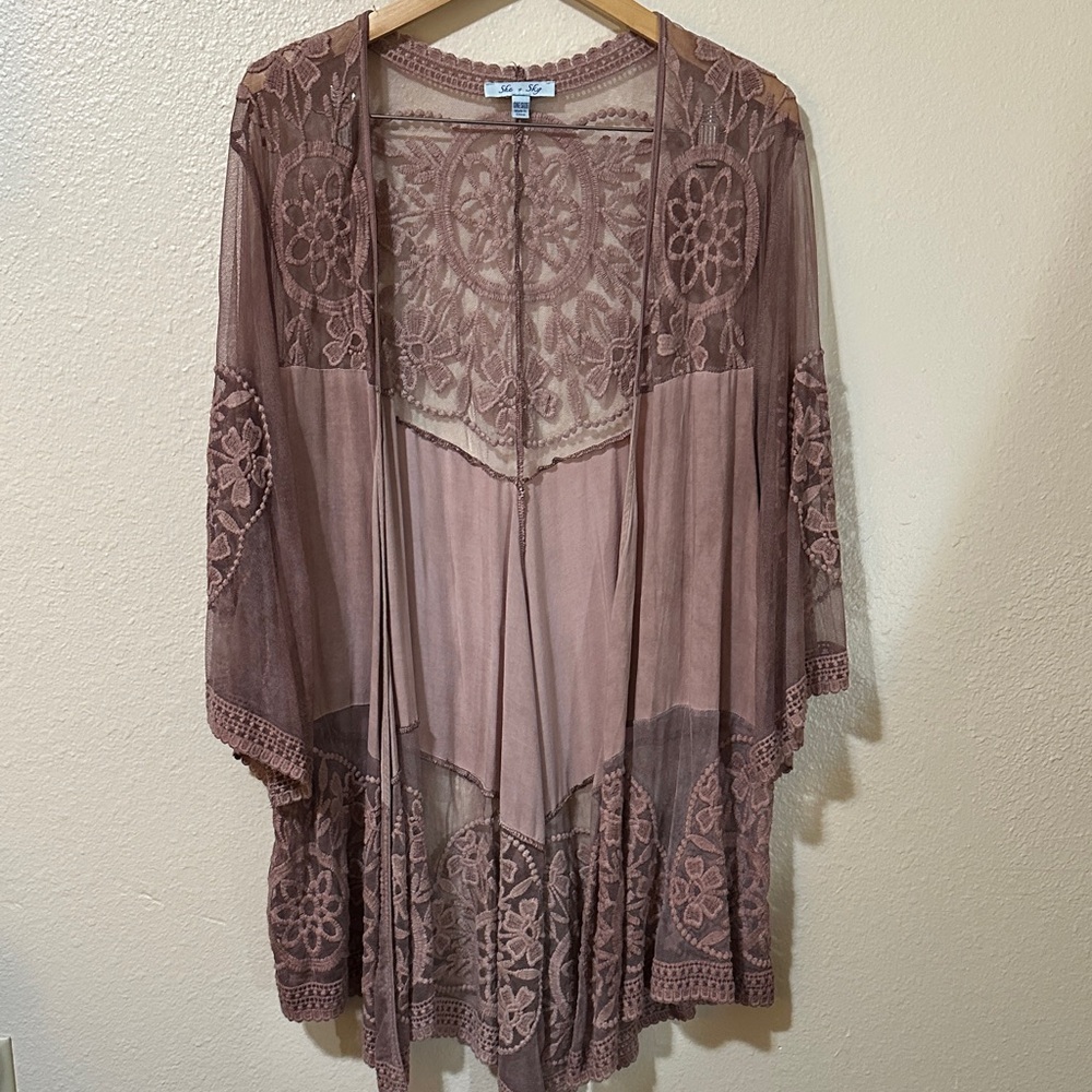 She + Sky Mauve Lace Kimono with Floral Details